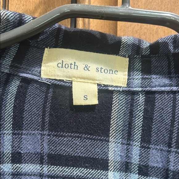 Cloth & Stone Navy & baby blue flannel  Plaid Shirt - Picture 2 of 4